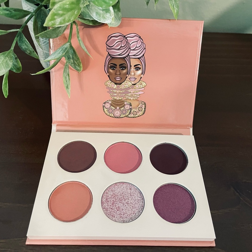 the mauves by juvia's eyeshadow pallet